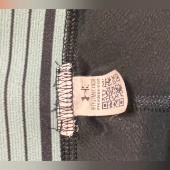 Under Armour Leggings Bundle Size Xs. Both in Good Preowned Condition. - Picture 9 of 9